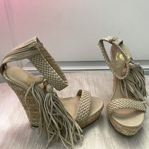 Nude wedges